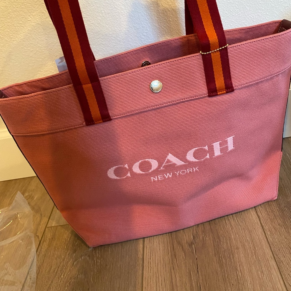 TOTE WITH COACH (COACH C8293) new with tag